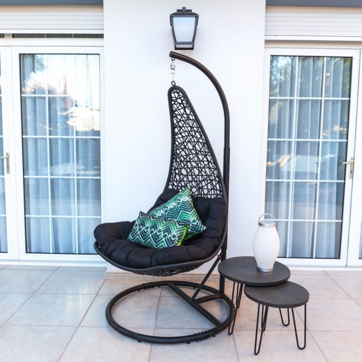 SILLA LÁGRIMA DIDO CON MÁSTIL NEGRO 104 X 104 X 192 CM