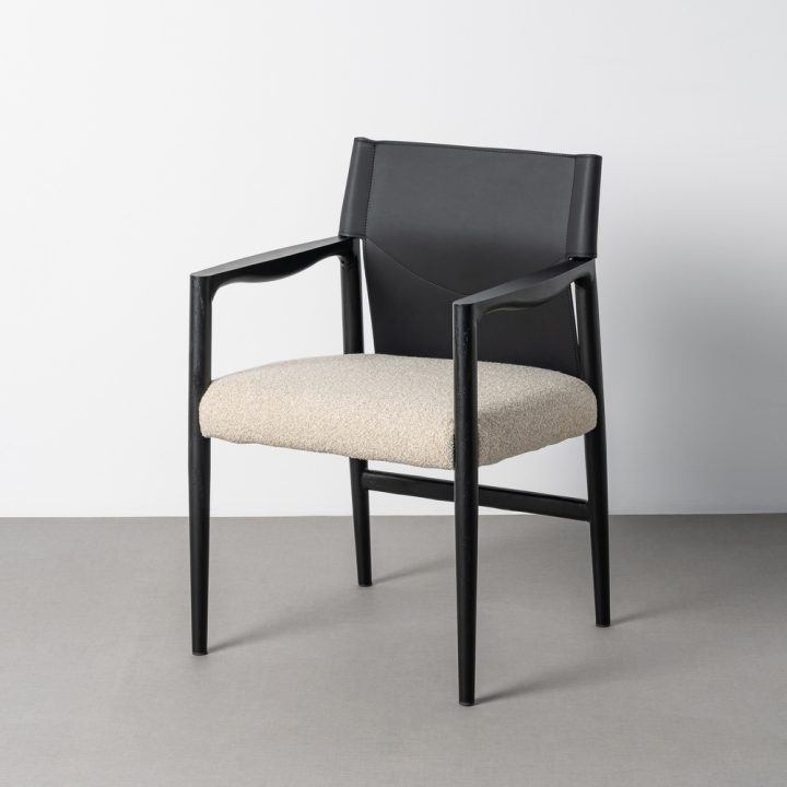 SILLA CON BRAZOS BLANCO Y NEGRO 50 X 50 X 81,50 CM